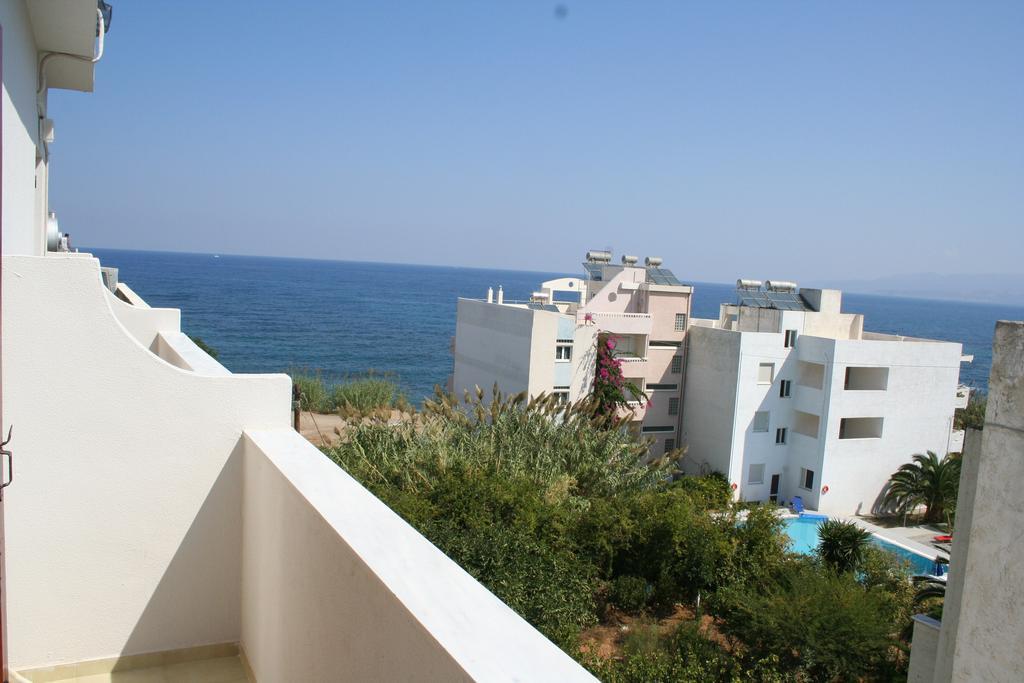 Lovely Holidays Hotel Херсонисос Екстериор снимка